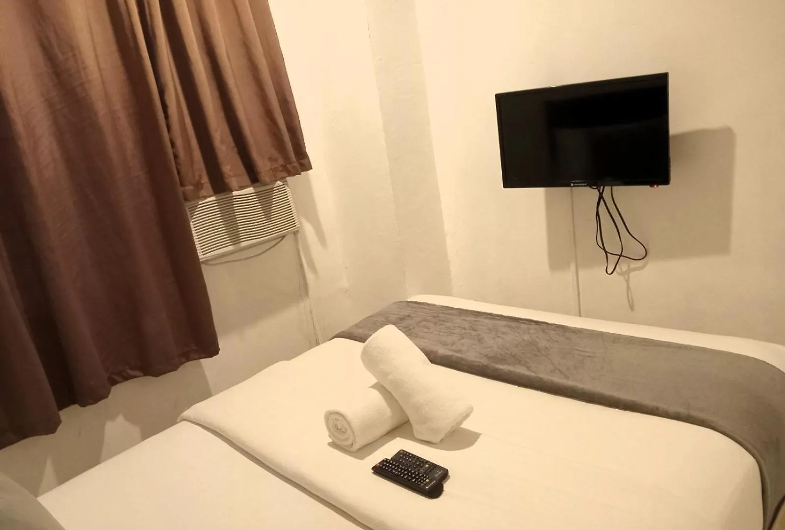 Hotel Circuit Suites Manila